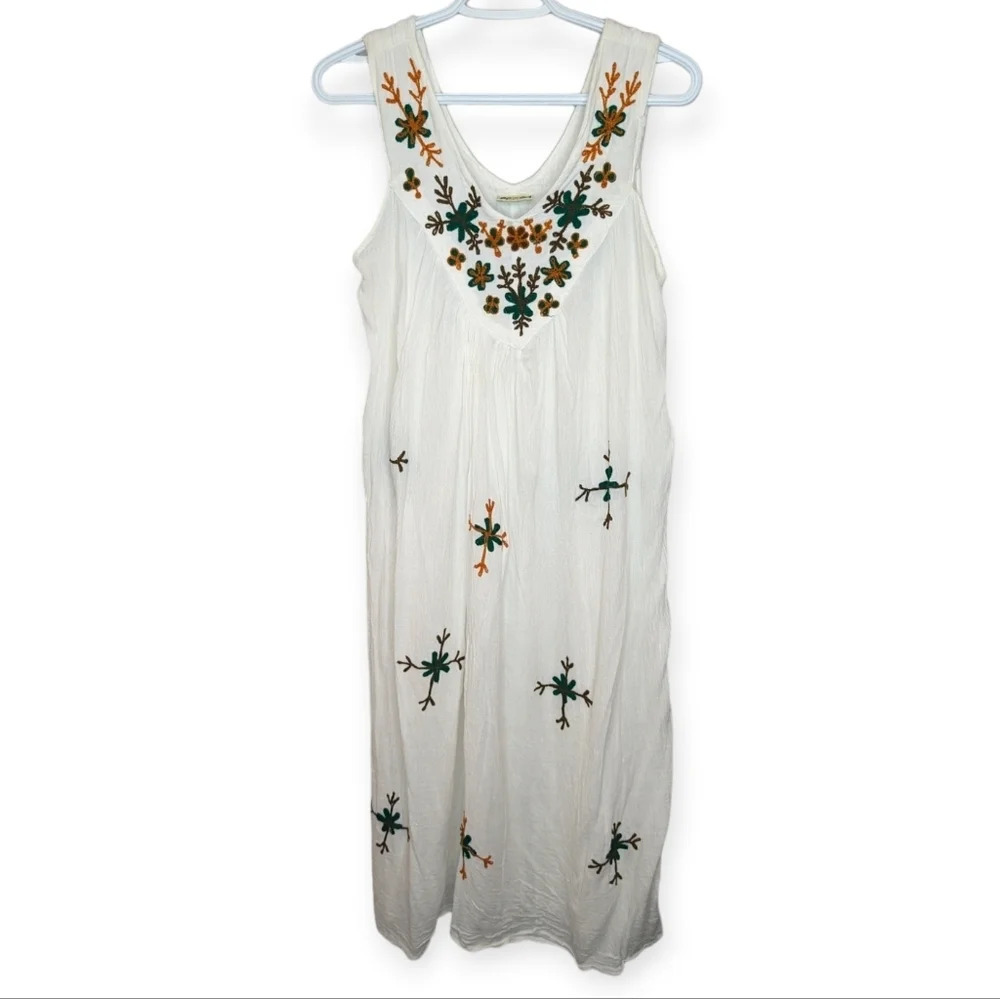 Vintage White Flowy Vacation Hippie Sleeveless Floral Embroidered Dress One Size